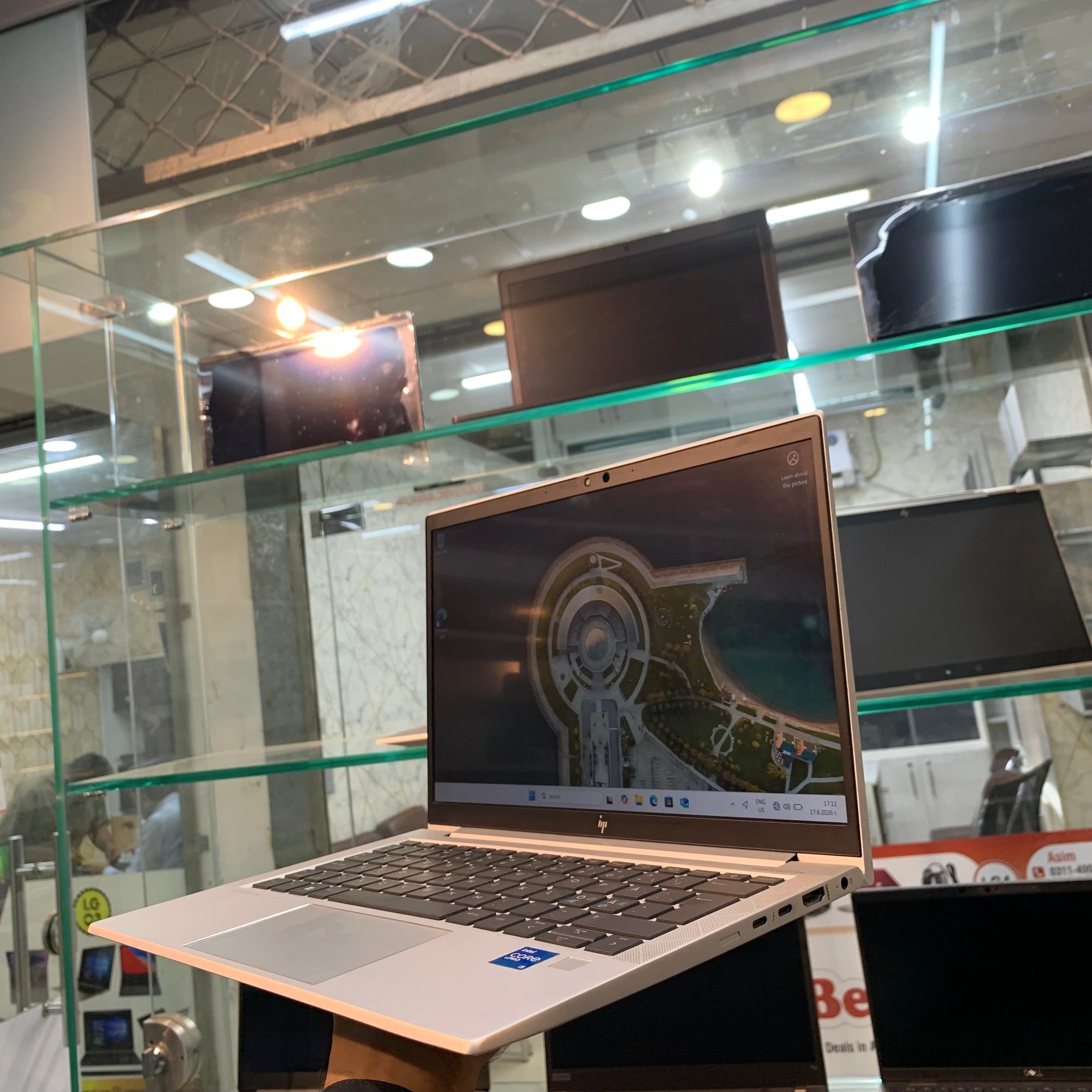 HP EliteBook 830 G8 | Intel Core i5-1135G7 11th Generation | 08GB DDR4 | 256GB NVMe SSD | 13" FHD IPS | Thunderbolt 4 | Wi-Fi 6