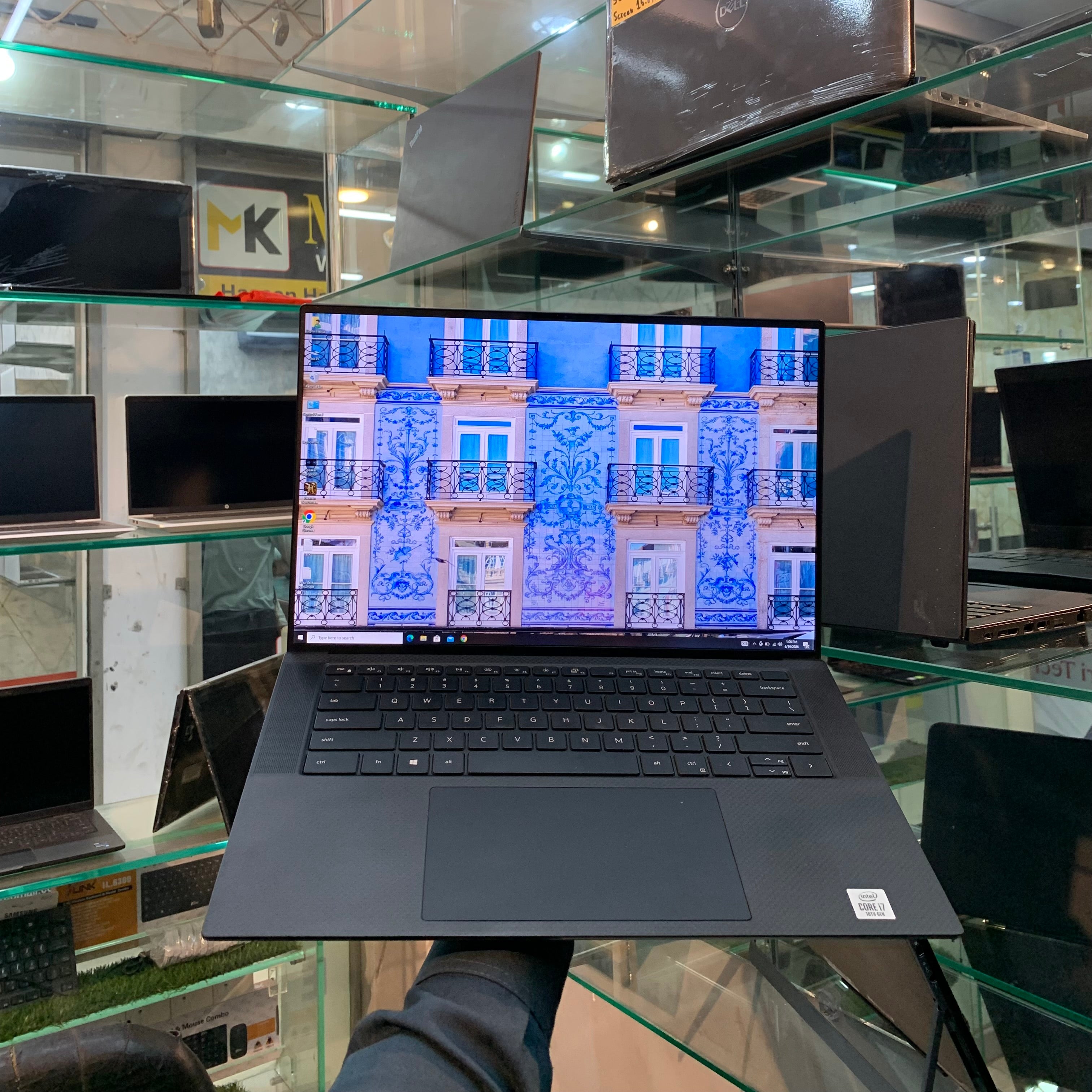 Dell Precision 5550 | Intel Core i7-10750H 10th Generation 2.6GHz Quad-Core | 16GB DDR4 | 512GB NVMe SSD |NVIDIA Quadro T2000 Max Q Design 4GB | 15.6" FHD IPS Anti-Glare | Thunderbolt 4 | Backlit Keyboard