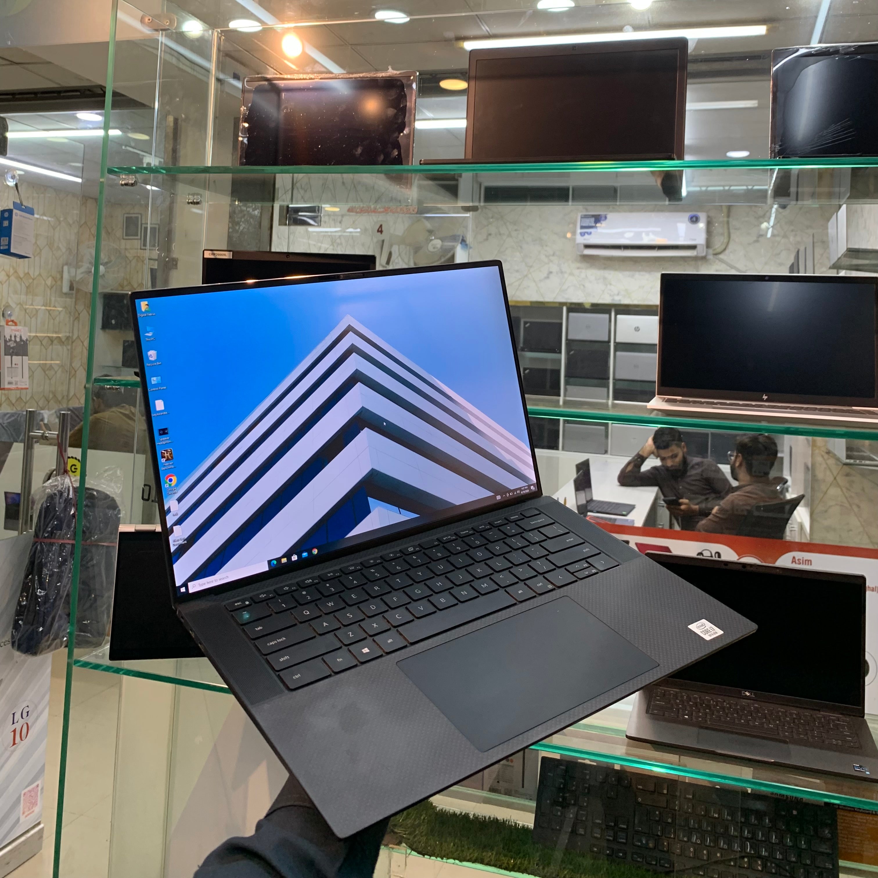 Dell Precision 5560 | Intel Core i7-11850H 11th Generation 2.5GHz Quad-Core | 16GB DDR4 | 512GB NVMe SSD |NVIDIA RTX A2000 4GB | 15.6" FHD IPS Anti-Glare | Thunderbolt 4 | Backlit Keyboard