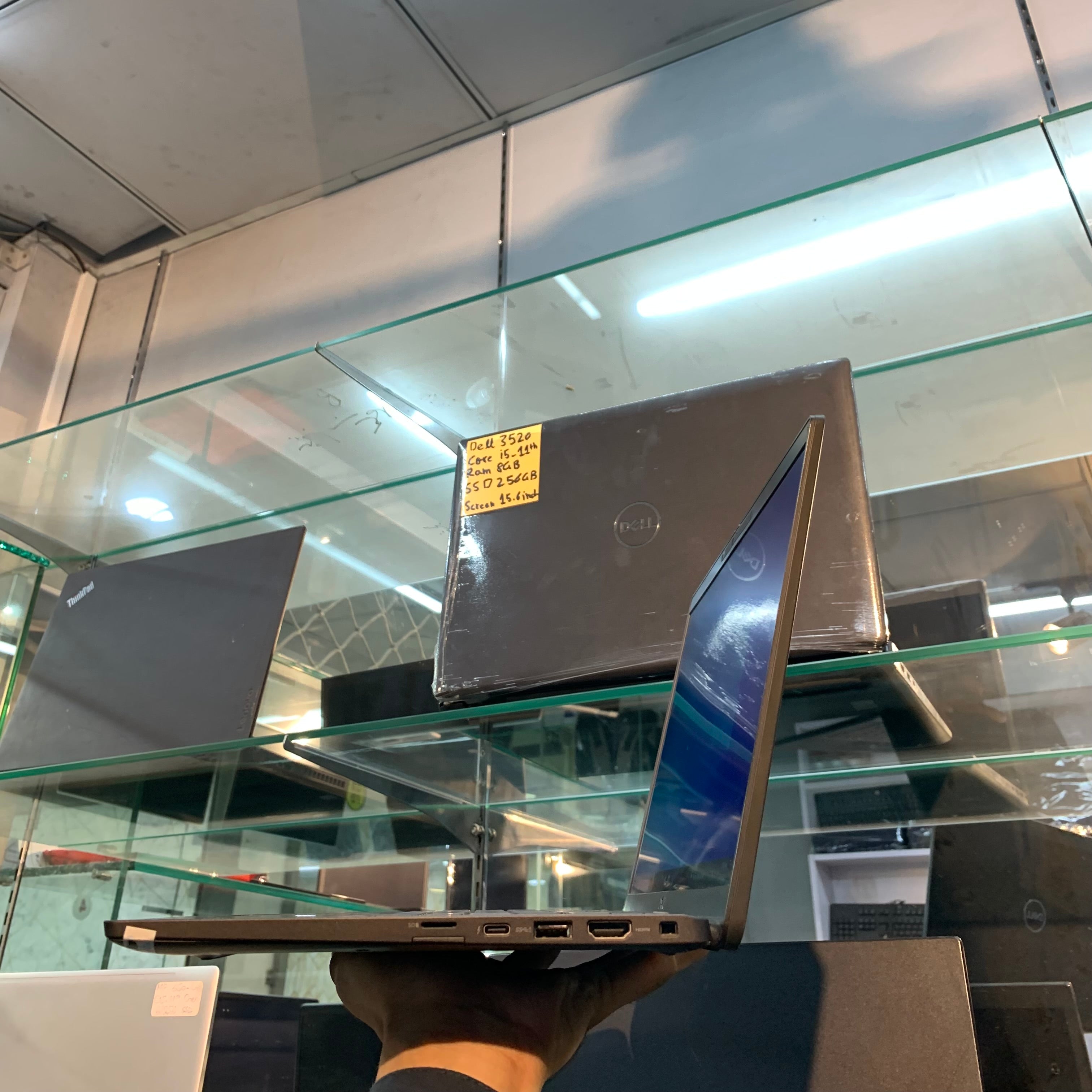 Dell Latitude 7410 | Intel Core i5-10210U 10th Generation 1.8GHz Quad-Core | 16GB DDR4 | 256GB NVMe SSD | 14" FHD IPS Anti-Glare | Thunderbolt 4 | Backlit Keyboard