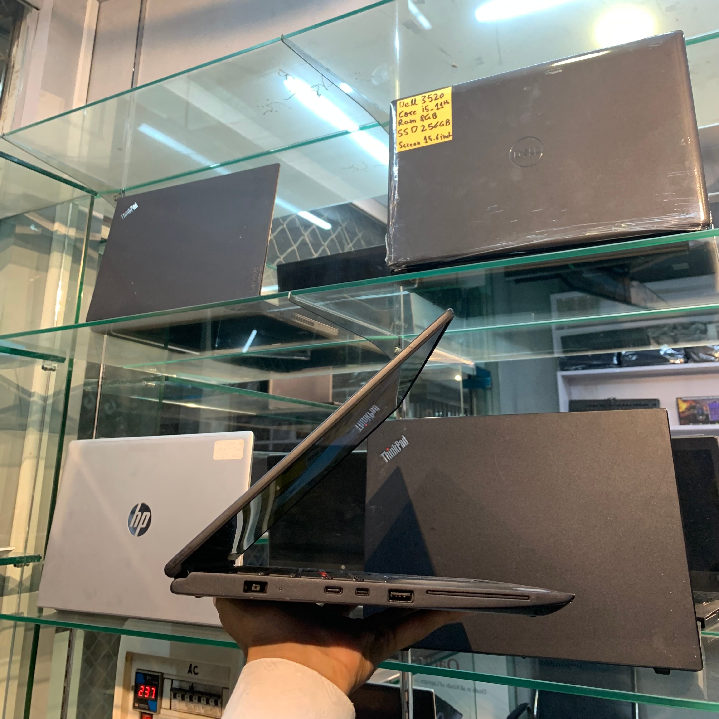 Lenovo ThinkPad YOGA X390 | Core i5 8th Gen | 8GB RAM | 256GB NVMe SSD | 13" FHD FPS |2IN 1 TOUCH 360