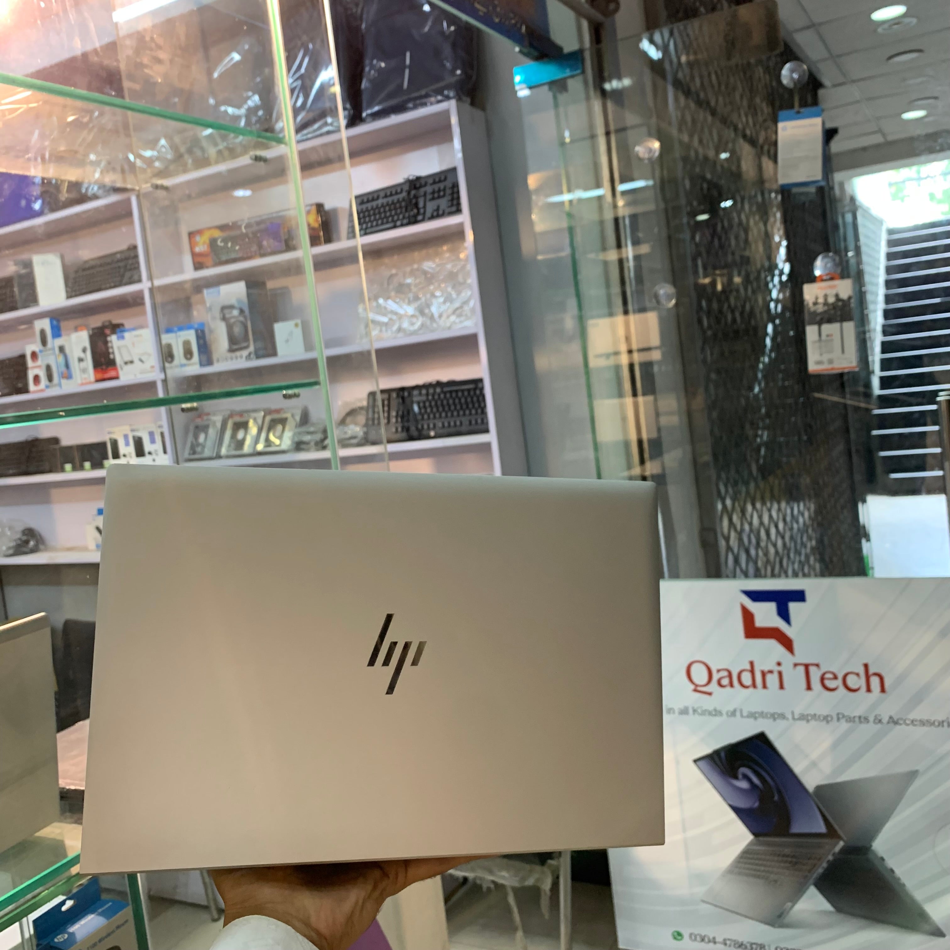HP EliteBook 840 G8 | Intel Core i5-1135G7 11th Generation | 08GB DDR4 | 256GB NVMe SSD | 14" FHD IPS | Thunderbolt 4 | Wi-Fi 6