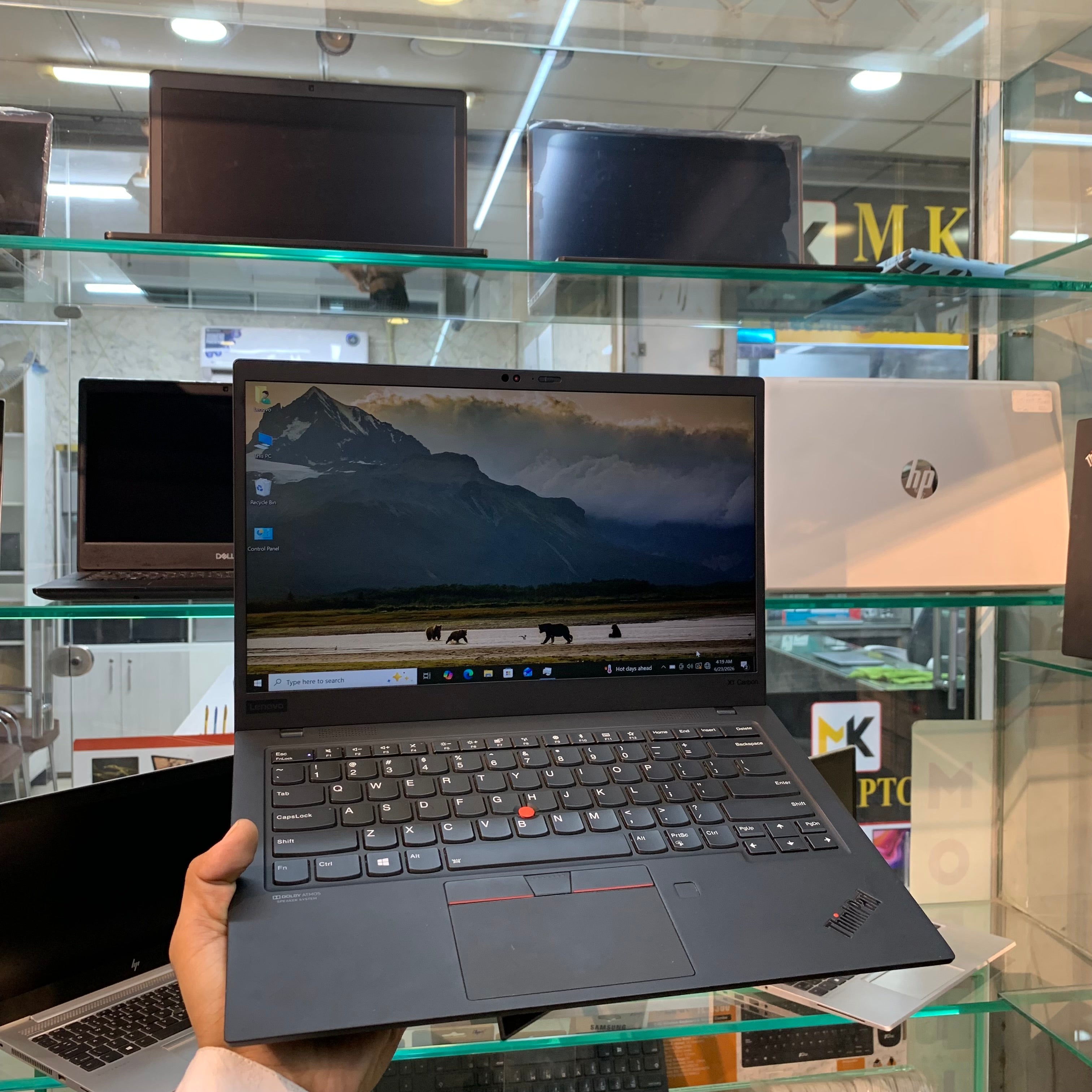 Lenovo ThinkPad X1 CARBON | Core i7 8th Gen | 16GB RAM | 256GB NVMe SSD | 14" FHD FPS |
