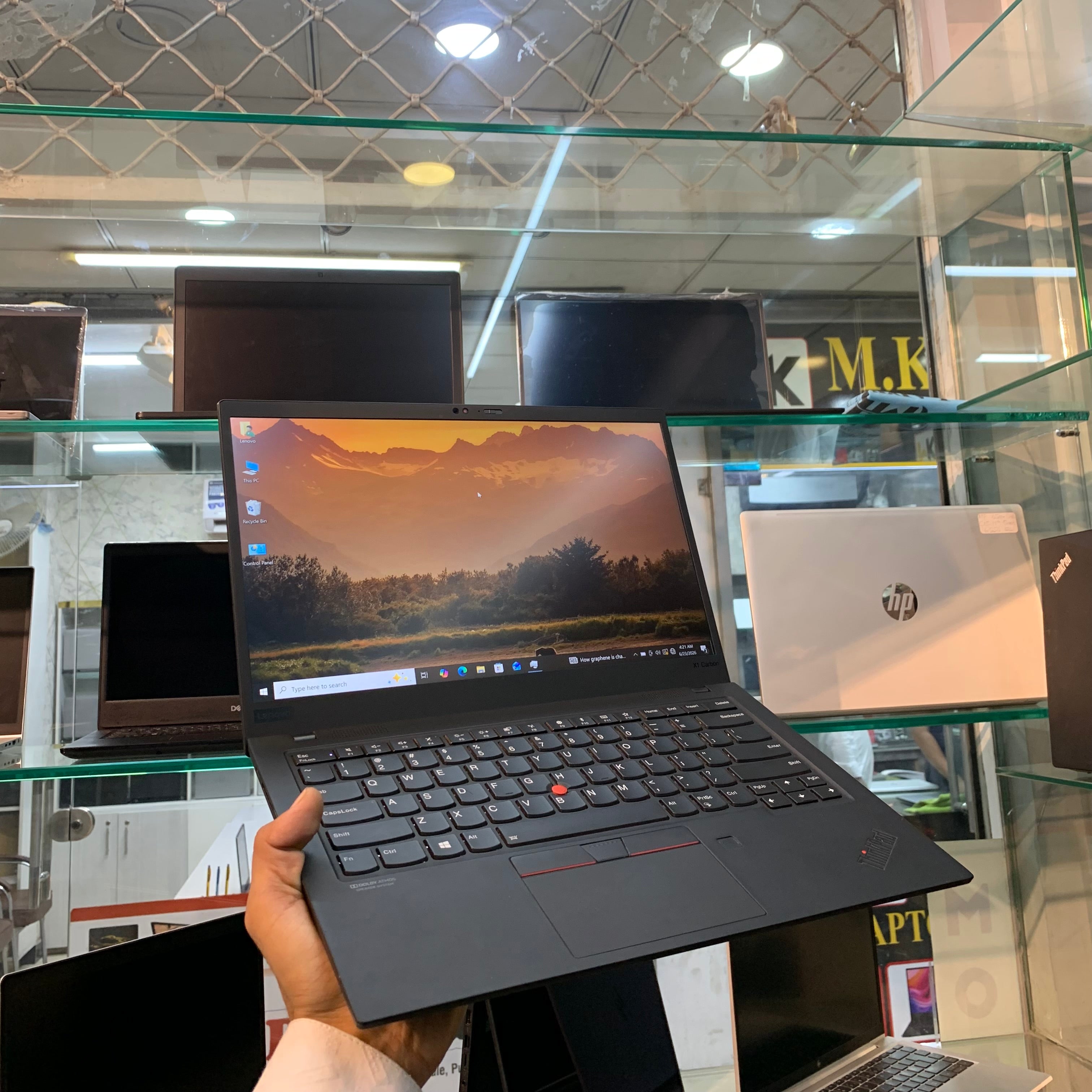 Lenovo ThinkPad X1 CARBON | Core i5 10th Gen | 16GB RAM | 256GB NVMe SSD | 14" FHD FPS |
