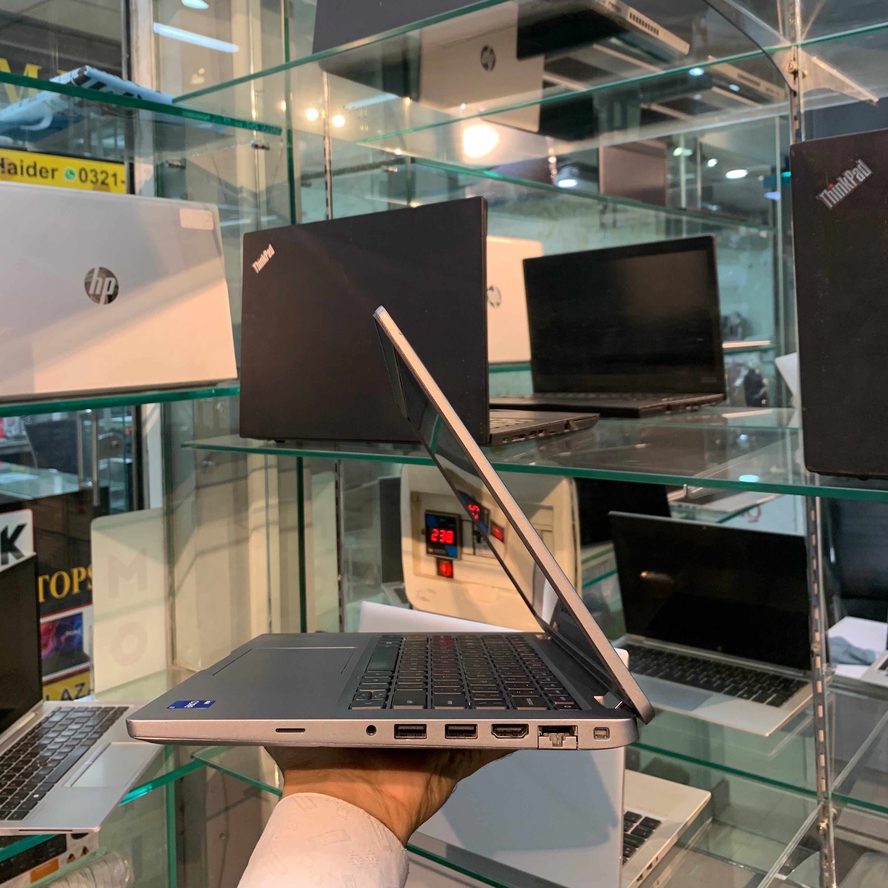 Dell Latitude 5420 | Intel Core i7-1185G7 11th Generation 3.0GHz Quad-Core | 08GB DDR4 | 256GB NVMe SSD | 14" FHD IPS Anti-Glare | Thunderbolt 4 | Backlit Keyboard