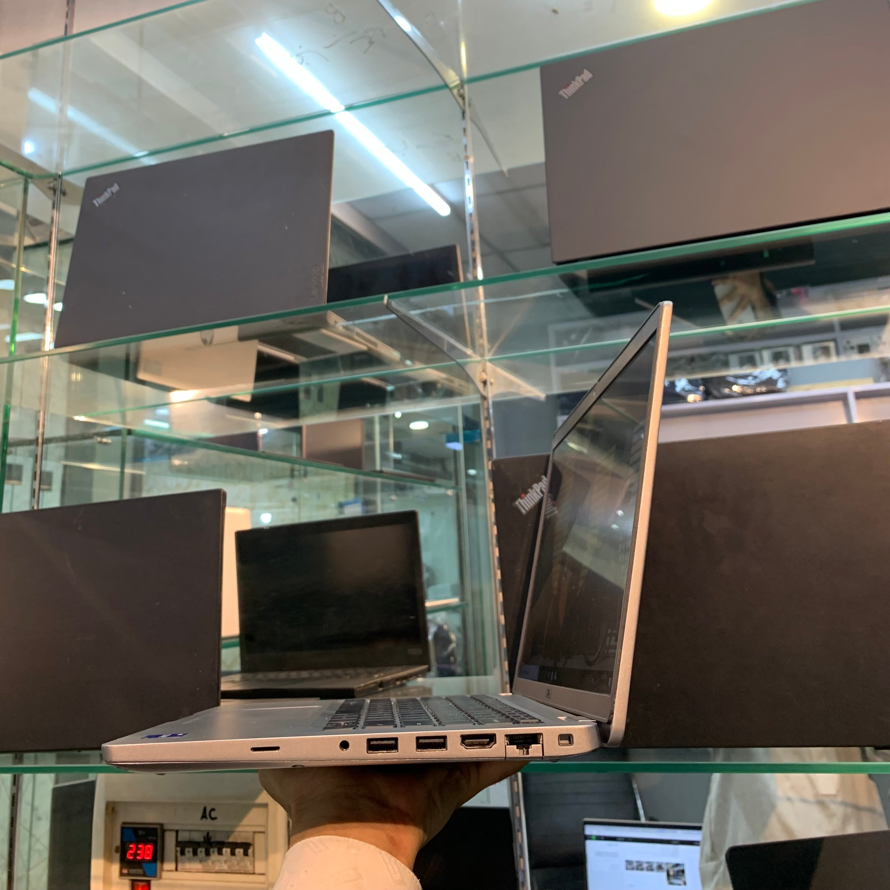 Dell Latitude 5320 | Intel Core i5-1135G7 11th Generation 2.6GHz Quad-Core | 08GB DDR4 | 256GB NVMe SSD | 13" FHD IPS Anti-Glare | Thunderbolt 4 | Backlit Keyboard