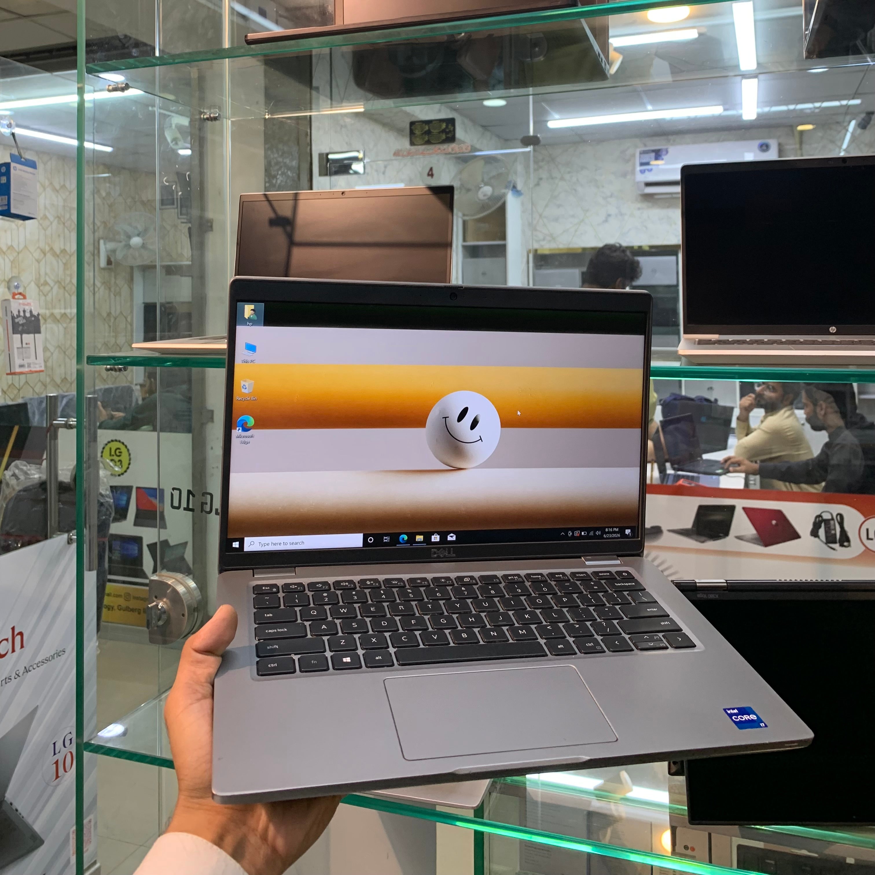 Dell Latitude 5410 | Intel Core i5-10210U 10th Generation 1.8GHz Quad-Core | 08GB DDR4 | 256GB NVMe SSD | 14" FHD IPS Anti-Glare | Thunderbolt 4 | Backlit Keyboard