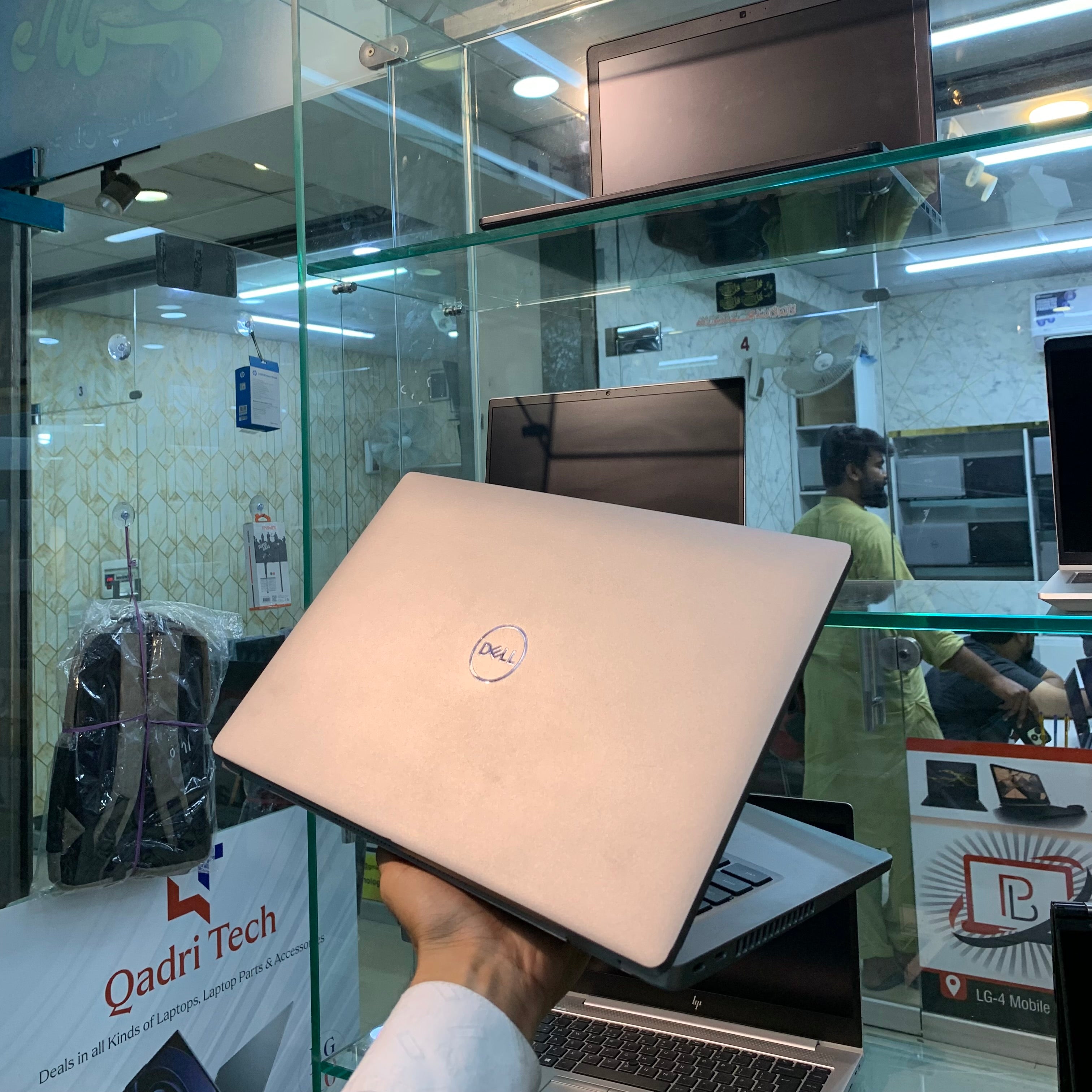 Dell Latitude 5410 | Intel Core i5-10210U 10th Generation 1.8GHz Quad-Core | 08GB DDR4 | 256GB NVMe SSD | 14" FHD IPS Anti-Glare | Thunderbolt 4 | Backlit Keyboard
