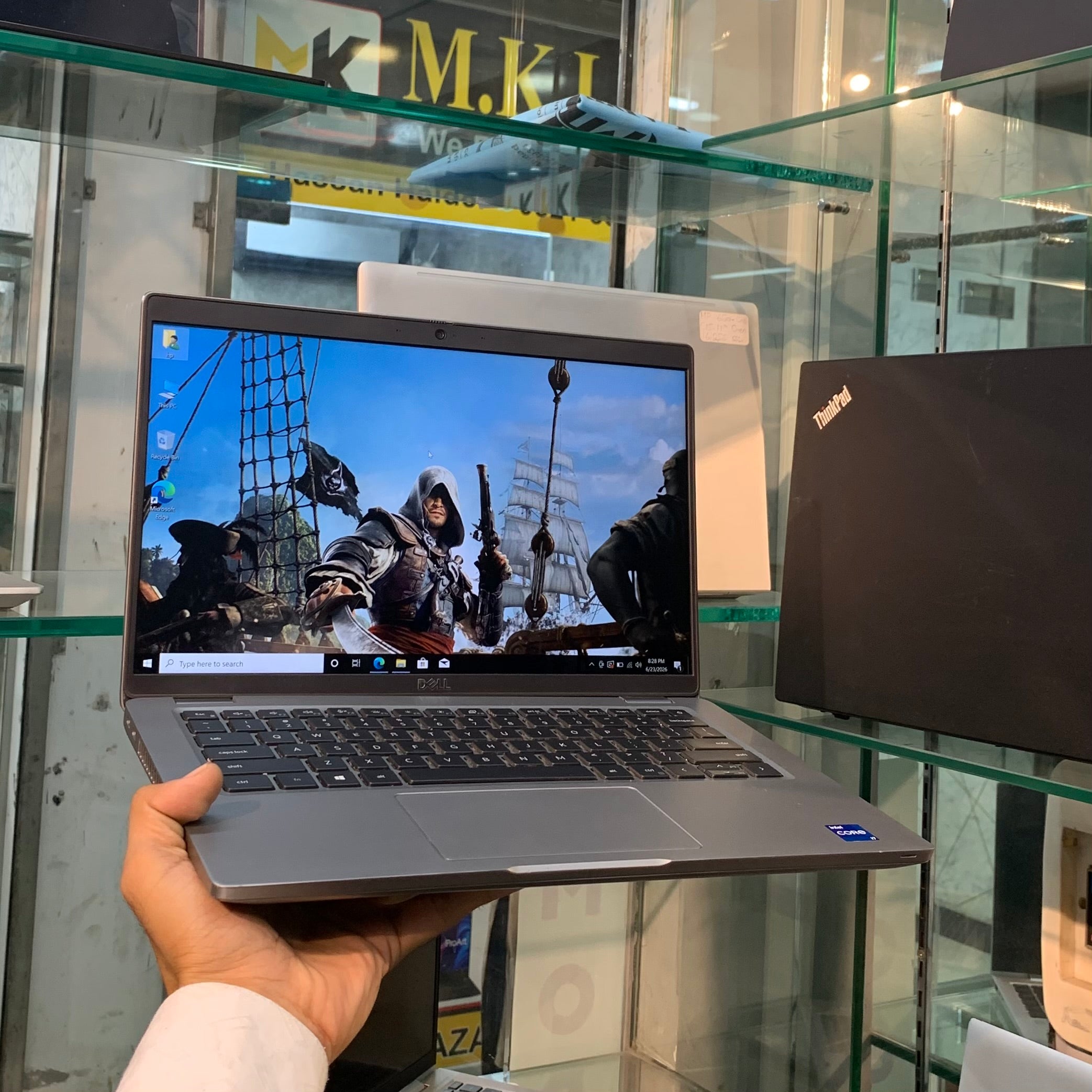 Dell Latitude 5310 | Intel Core i5-10210U 10th Generation 1.8GHz Quad-Core | 08GB DDR4 | 256GB NVMe SSD | 13" FHD IPS Anti-Glare | Thunderbolt 4 | Backlit Keyboard