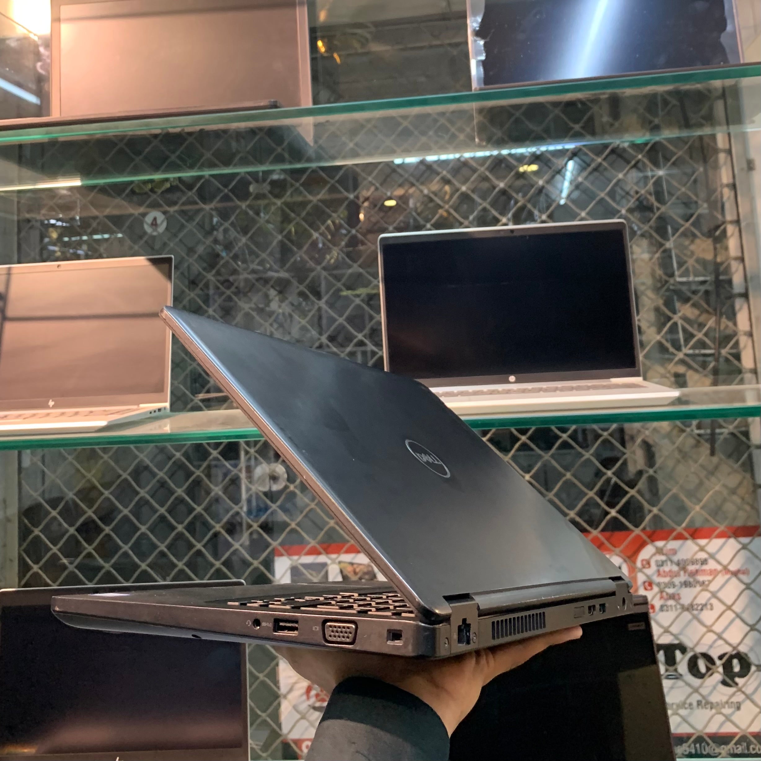 Dell Latitude 5490 | Intel Core i5-8250U 8th Generation 1.9GHz Quad-Core | 08GB DDR4 | 256GB NVMe SSD | 14" FHD IPS Anti-Glare | Thunderbolt 4 | Backlit Keyboard