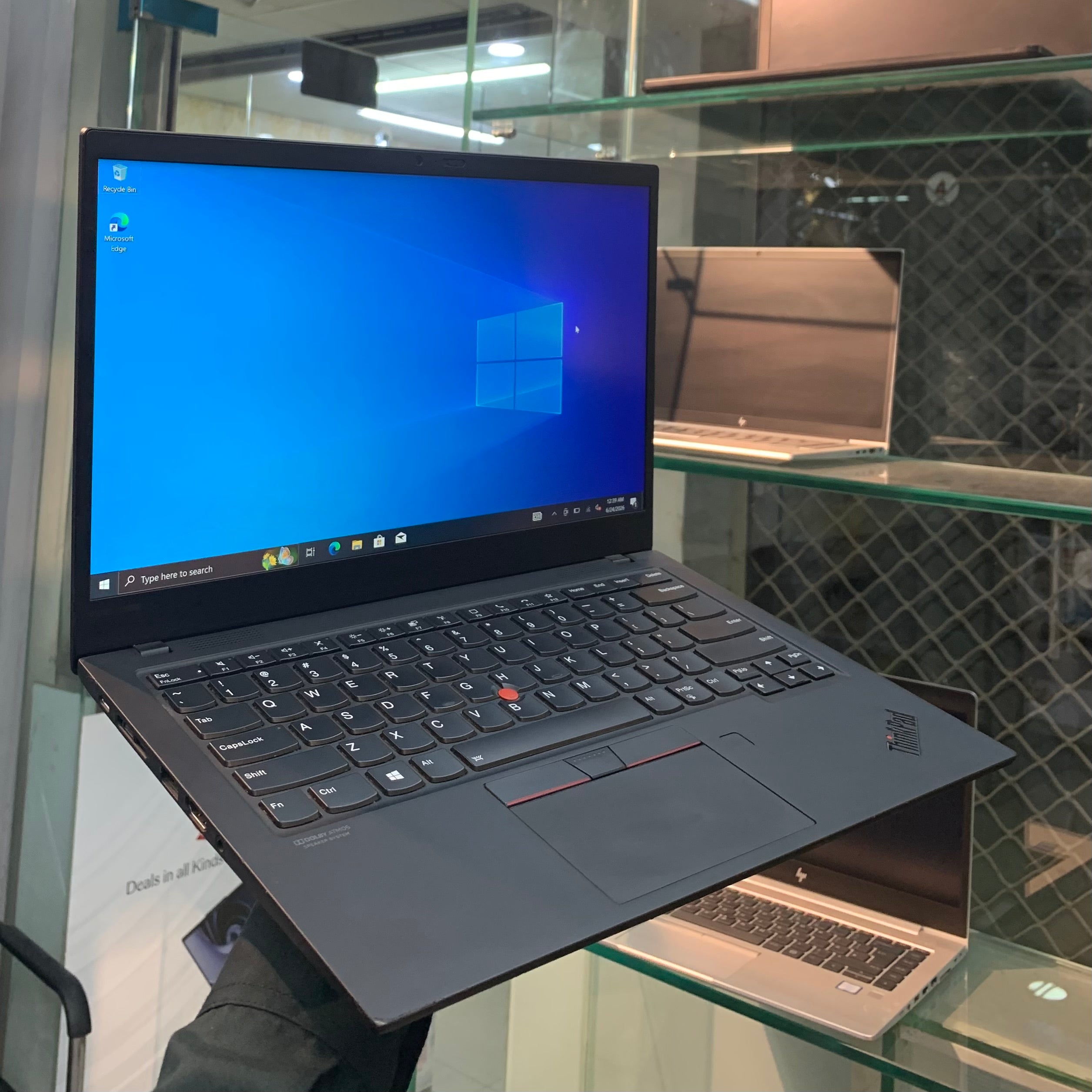 Lenovo ThinkPad X1 CARBON | Core i5 8th Gen | 08GB RAM | 256GB NVMe SSD | 14" FHD FPS |