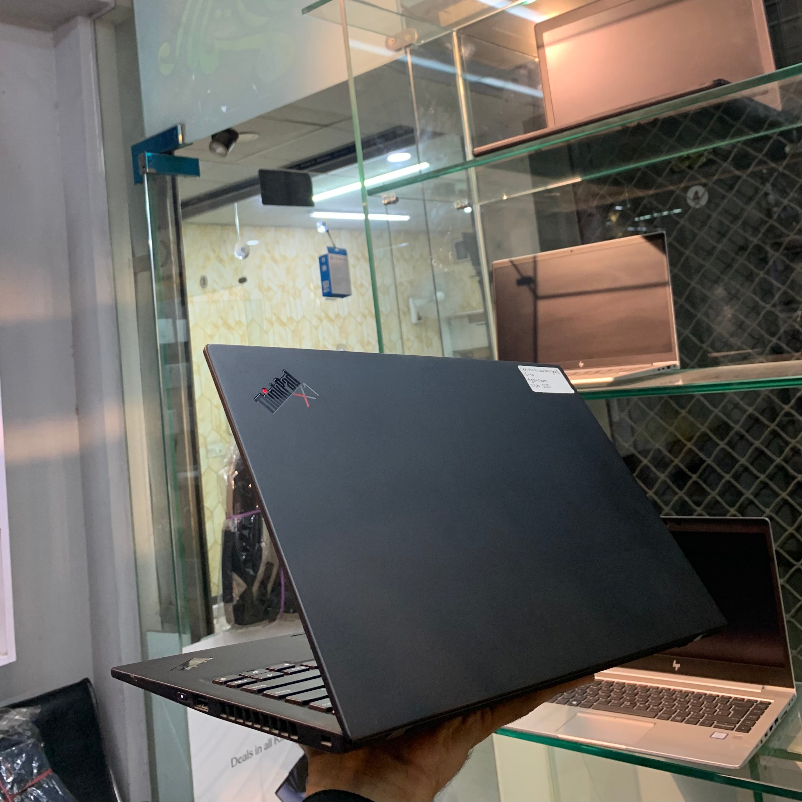 Lenovo ThinkPad X1 CARBON | Core i5 8th Gen | 08GB RAM | 256GB NVMe SSD | 14" FHD FPS |