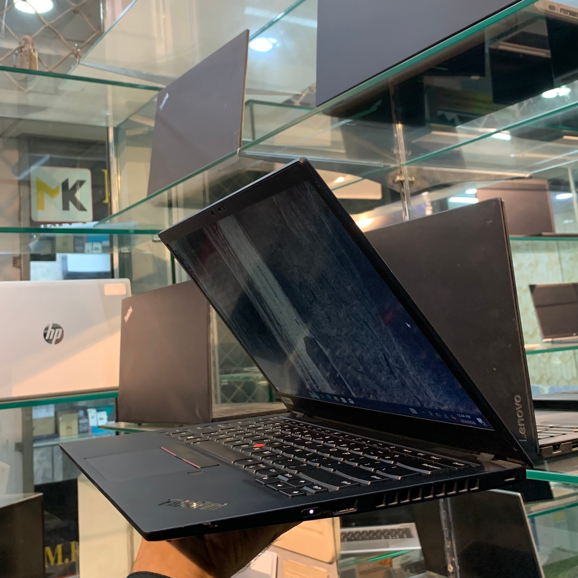 Lenovo ThinkPad X1 CARBON | Core i5 8th Gen | 16GB RAM | 256GB NVMe SSD | 14" FHD FPS |