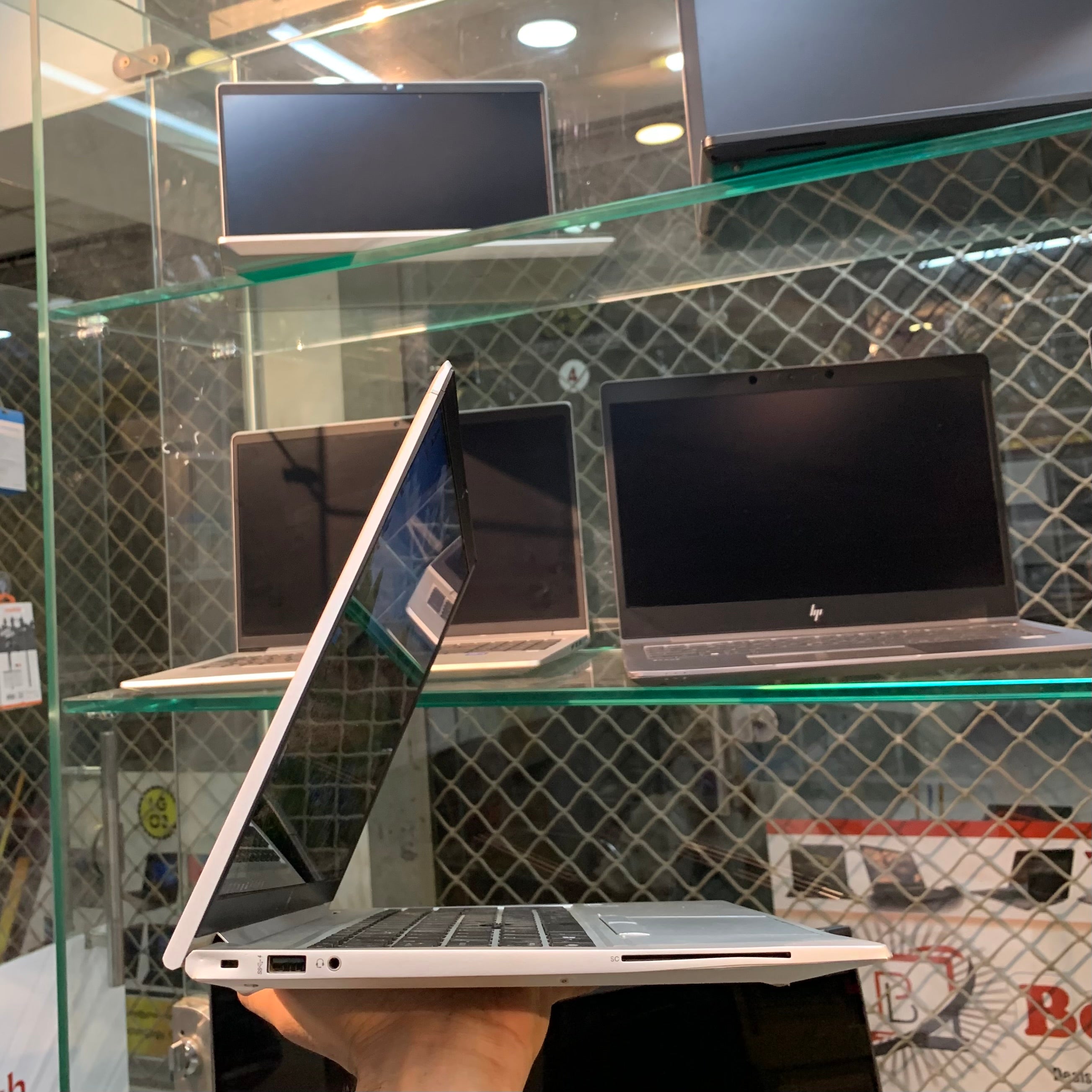 HP EliteBook 850 G8 | Intel Core i7-1185G7 11th Generation | 16GB DDR4 | 256GB NVMe SSD | 15.6" FHD IPS | Thunderbolt 4 | Wi-Fi 6